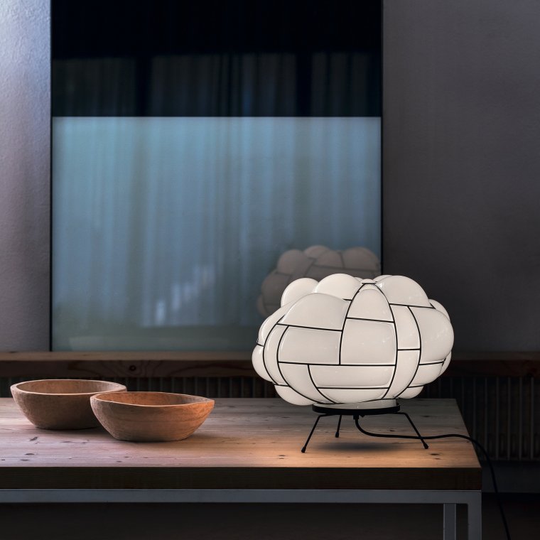 Egg Tavolo Bordlampe