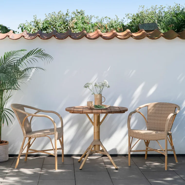 Madeleine Exterior Cafstol