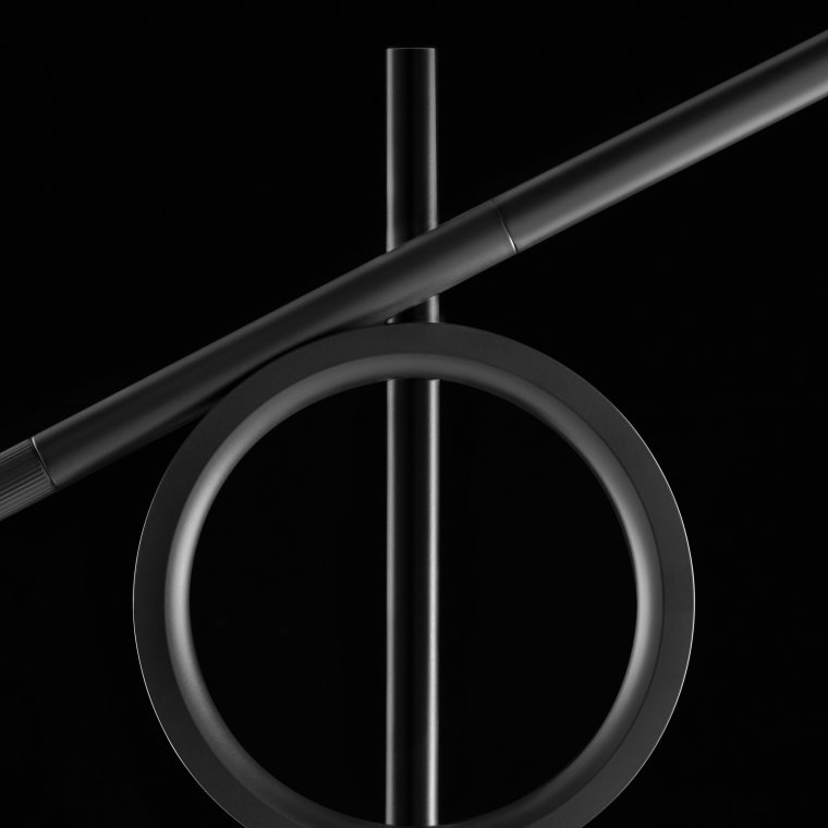 Tangent Media Gulvlampe